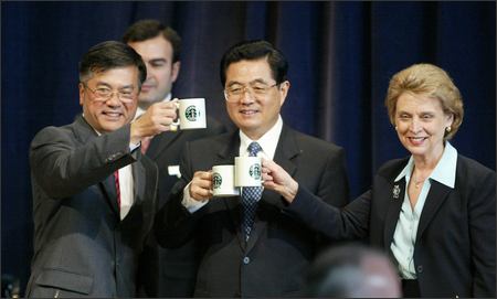 图文:胡锦涛和前华盛顿州长喝星巴克咖啡