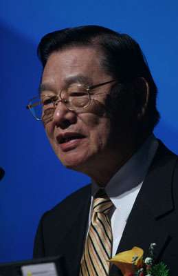 江丙坤:港中介角色显著 议台商借道进军大陆