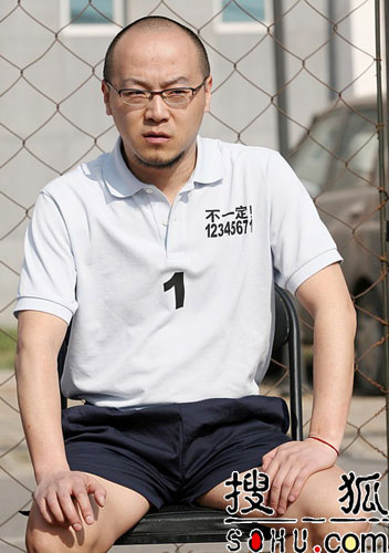 窦唯上海开骂后首次公开亮相 摇滚助阵世界杯