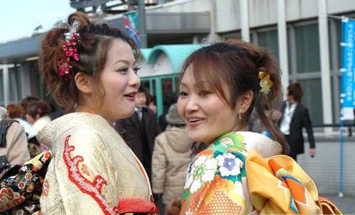 日本成人节上的日本女孩(组图)-搜狐出国