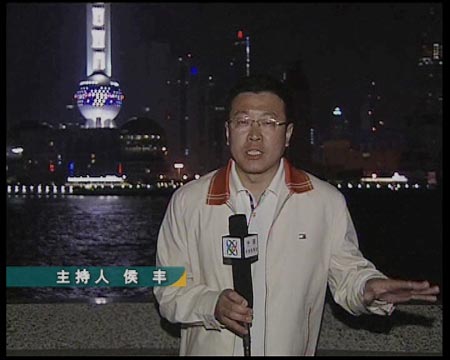 中国法治报道5月5日节目:撒贝宁体验武汉轮渡