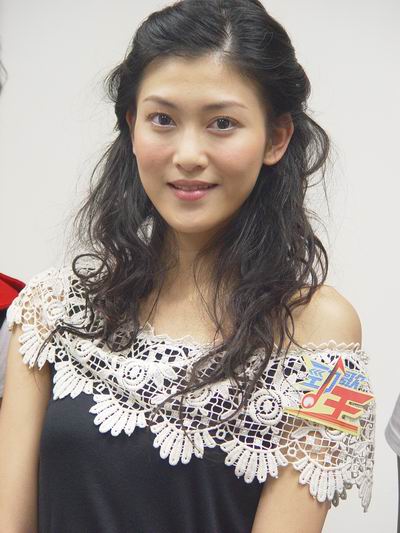 李彩桦邓颖芝郁礼贤拉票活动 现场图集(组图)