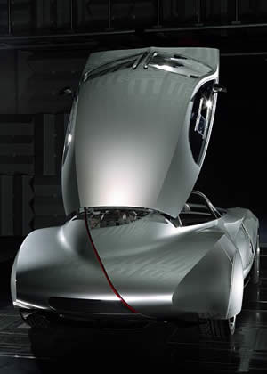  Mille Miglia是世界上最著名的老爷车赛事之一，宝马从1927年开始就与这项赛事建立了不解之缘。宝马Coupe Mille Miglia 2006正是为了纪念这项赛事而生的一款概念车。为了纪念1940年BMW在Mille Miglia赛事上获胜的328赛车，宝马特地以BMW Z4 M Coupe为基础
