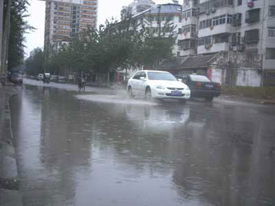 北京降下入春来最大一场雨 今天会出现更大降雨