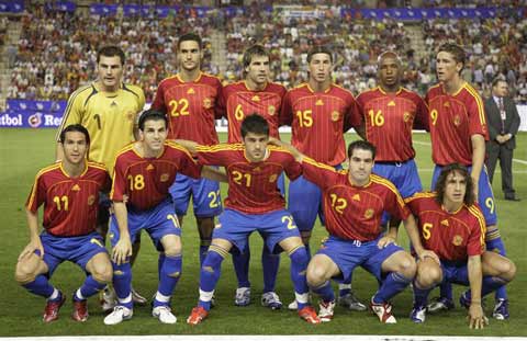 图文:06世界杯西班牙队员 热身赛首发阵容