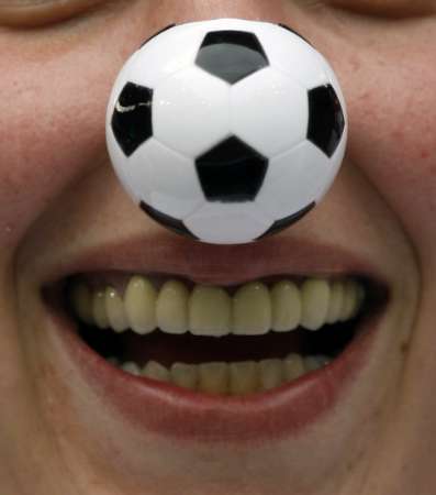 图文:德国VS波兰 足球样式的鼻头