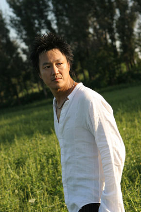 高明骏重返乐坛 携专辑《现在回家》北京签唱
