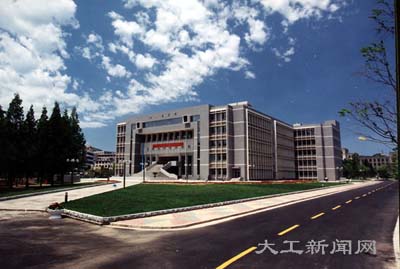 大连理工大学校园风光