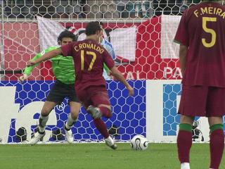幻灯:葡萄牙VS伊朗第二粒进球 C-罗点球破门