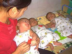 儋州三胞胎产妇死亡鉴定:不构成医疗事故 家属