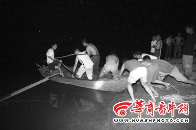 周末两天 陕西有八名学生野外游泳溺水亡(图)-