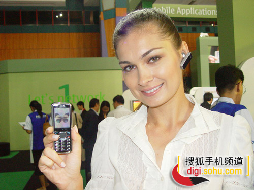 诺基亚发布5款手机 新款超低价3G手机仅2400元
