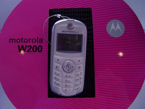 摩托罗拉展出多款中低端主打手机