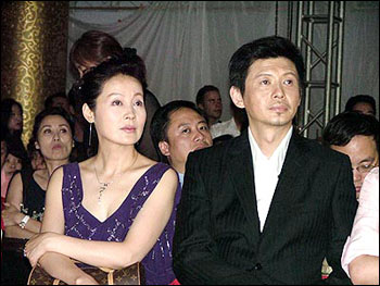 著名影星邬倩倩,著名主持人程前出席酒会并担任评委