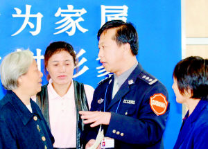 在一般人眼里,东陵监狱监狱长许树文的权力应该很大.