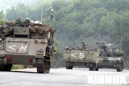 图文：以色列军车开向边境应对黎以冲突