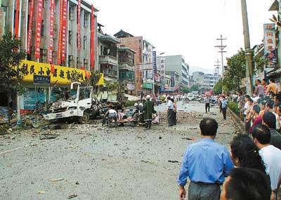 贵州天柱客车爆炸11人遇难(图)