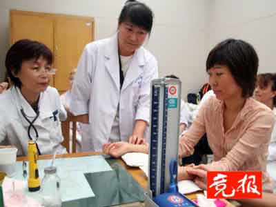 北京老外学中医人数陡增 学习最多是针灸(图)
