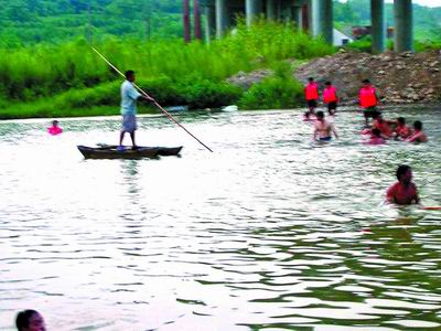 鹤壁市少人口_河南鹤壁新区人烟稀少成新 鬼城 仍在继续扩张(2)