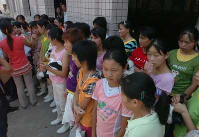 宁波84名学生随师打工被困 四女孩逃出报信(图)