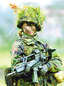 德军一线部队对女兵解禁 能够激发男兵战斗力