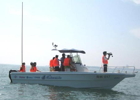 图文：2008青岛国际帆船赛 媒体组提前进行演练