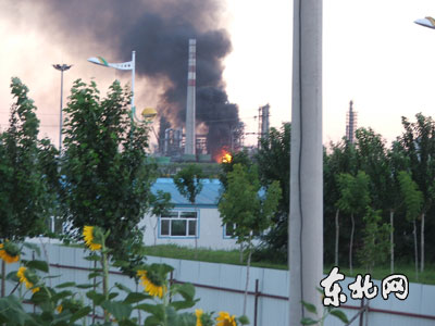 大庆炼化公司管道瓦斯爆炸 已造成3人死亡\/图