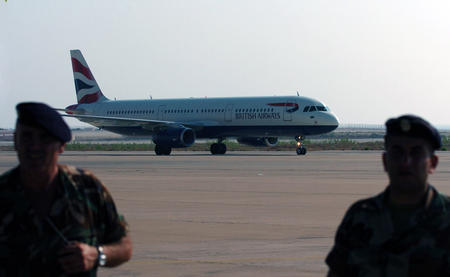 组图：黎以冲突爆发后首架民航飞机抵达贝鲁特
