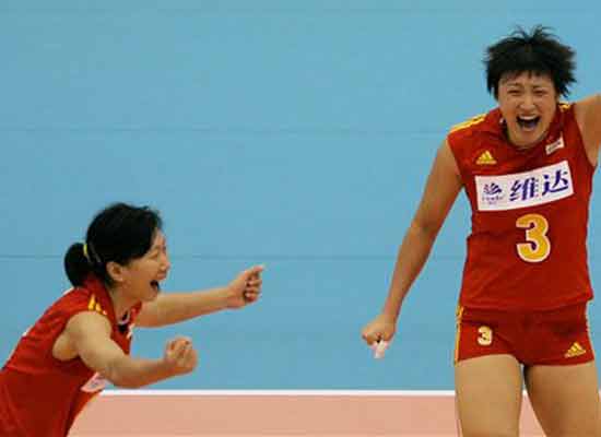 图文：女排大奖赛中国3比0俄罗斯 队员欣喜若狂