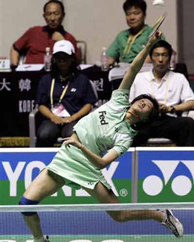 韩国羽球赛中国包揽女单冠亚军 鲍春来挺进决