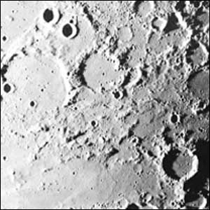 图文：SMART-1发回第一批月球照片