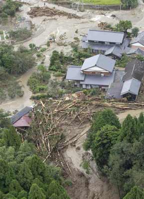 台风珊珊袭日本南部 大雨引发泥石流2人死(图