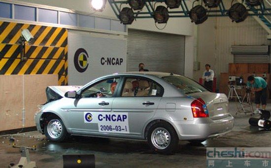 C-NCAP碰撞试验继续 雅绅特试验完成(图)
