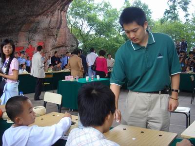 组图烂柯杯围棋赛古力罗洗河等指导衢州棋迷
