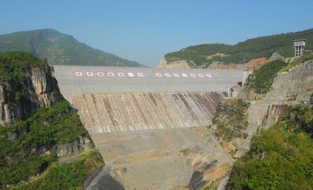 湖北老区建世界面板第一坝 最大坝高233米(图)