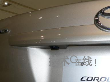 丰田花冠轿车款 标准配备倒车监视器