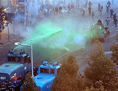 匈牙利昨日爆发民众暴力示威 总统呼吁国民团结