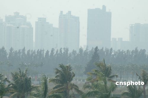 强台风西马仑逼近 海口天气骤变(组图)