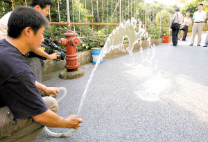 喝万人口水_50万人口没水喝 印西部连年大旱 数百农民自杀(3)