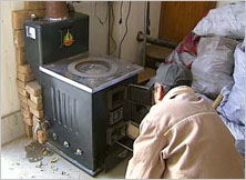 2006年11月6日通州到善家园今年取暖仍用煤炉(图)-