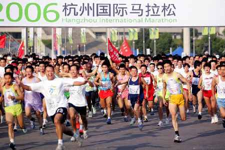 图文：杭州马拉松摄影大赛作品  《争先恐后》