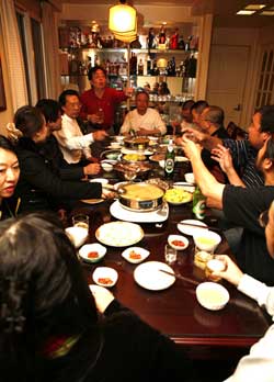 美食可免费吃 "望京孟尝君"请人吃饭有瘾