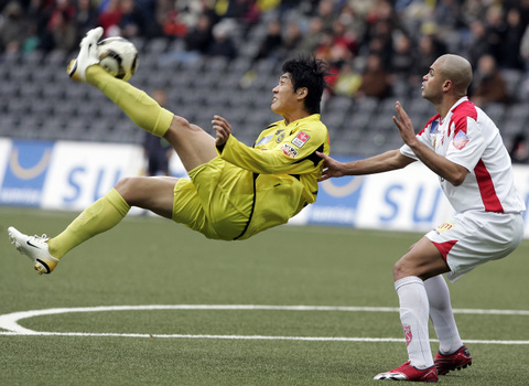 瑞士杯-石俊首发延续进球运 年轻人3-0大胜锡昂