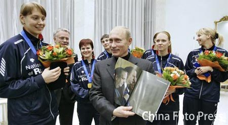 图文：俄罗斯女排问鼎世锦赛冠军 受普京接见