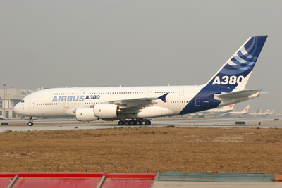 世界最大客机A380今日飞抵首都机场(组图)