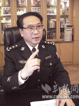 省公安厅副厅长尚武接受记者专访 谈构建平安湖北(组图)