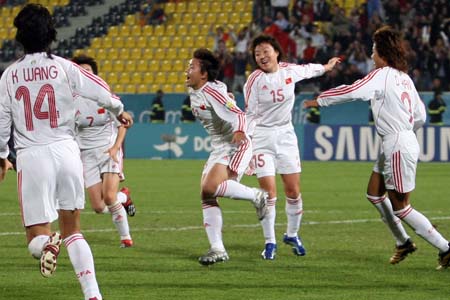 独家图片：中朝女足上半场1-1 王丹丹首开纪录