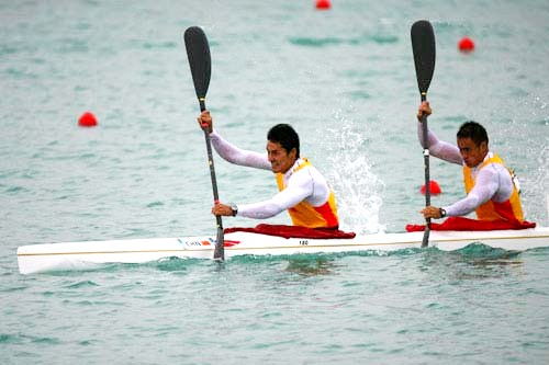 图文：男子千米双人划艇 马校杰\黄少坤在赛中