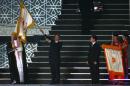 组图：多哈亚运闭幕式 “广州时间”会旗交接