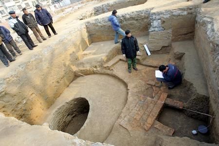 组图:沈阳市中心发现三朝古墓群